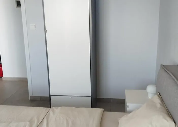 One Bedroom 아파트 파포스