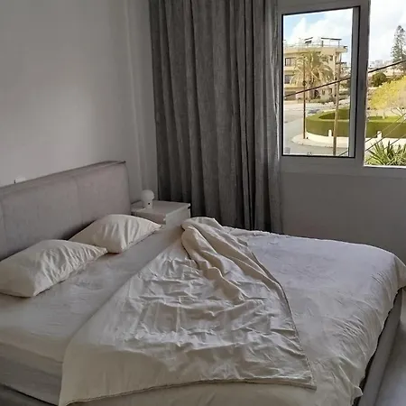 One Bedroom דירה פאפוס